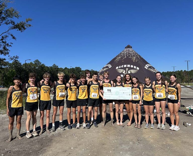 Heartwood 5K Raises $14,000 for Richmond Hill Schools’ Miler Club